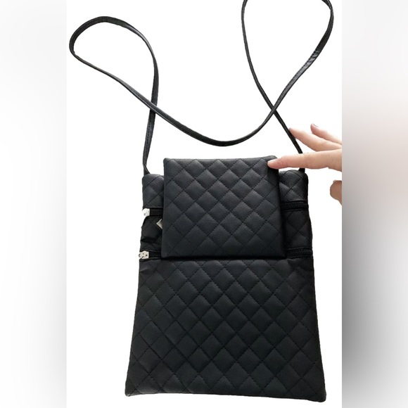 NIAGARA FALLS Crossbody Bag Pouch Unisex Black Faux Leather Red Maple Leaf - Picture 3 of 9